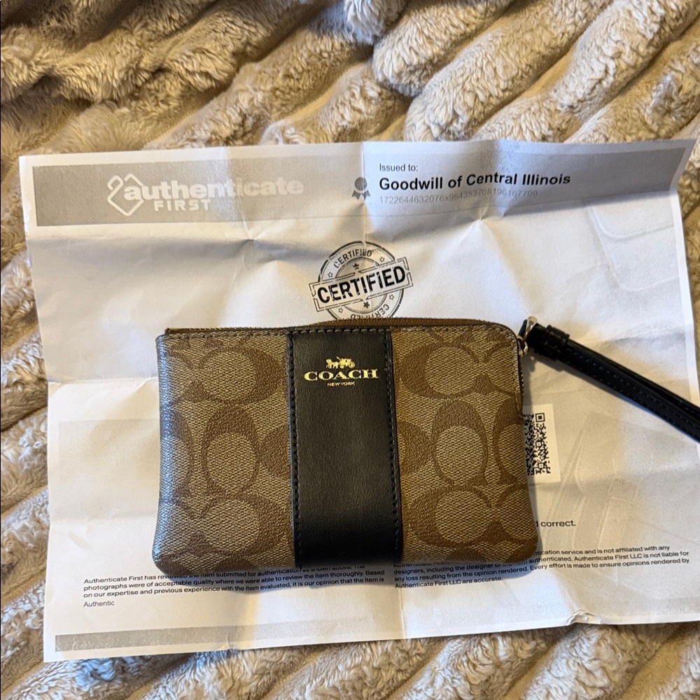 Coach Brown Signature Canvas Wristlet with Black Leather Center - Picture 4 of 4
